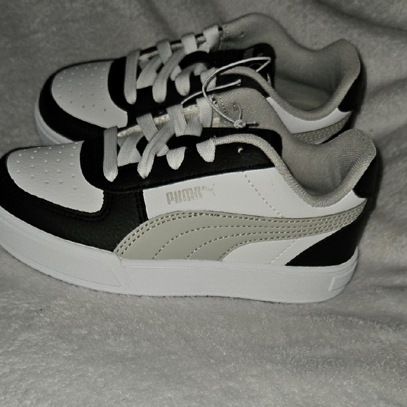 Puma Kids Black White Gray Court Sneakers Casual Sporty Low-Top Design Size 11 - Picture 2 of 10